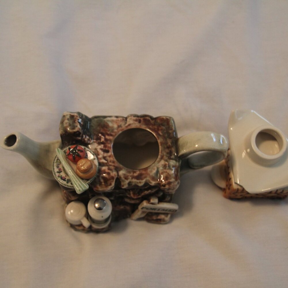 Teapot, small, vintage. Garden Picknick. Portmeirion Brand. Excellent condition. - Picture 3 of 8